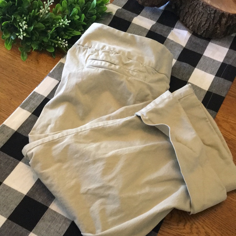 Express Khaki Capri Pants